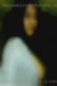 Love on,Looking for a woman bi girl as well.