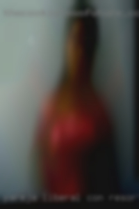 Pareja liberal con resort ganas de divertirme.